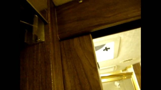 MODIFYING RV SLIDING MIRROR DOOR CATCH - Quick Fix смотреть онлайн