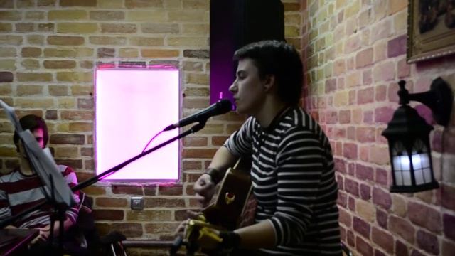 Liliya Rodionova (гр."BEZ лишних слов") - Грустный ангел. Кафе "Тёмно-лиловое", 8.10.2014 смотреть онлайн