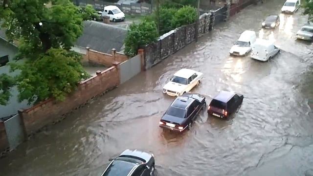 Винница после грозы 05.06.2012 улица Свердлова смотреть онлайн