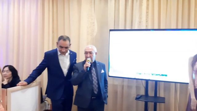 В ресторане на окраине Москвы на шаболовке не корпоративная вечеринка с конкурсом красоты зимой смотреть онлайн