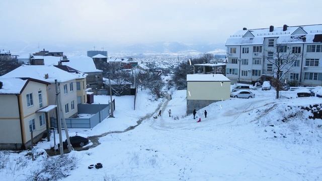 г. Новороссийск, 24.01.2022, после обильного снегопада. смотреть онлайн