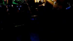 Танцы в клубе