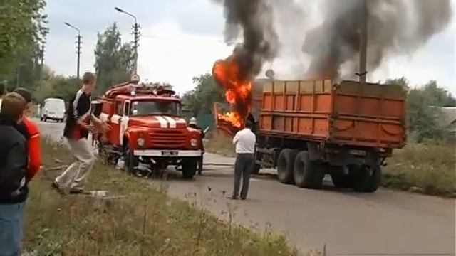 КАМАЗ горит/пожар смотреть онлайн