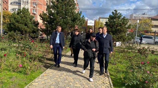 Замминистра Кубани оценила ход работ по благоустройству в Анапе смотреть онлайн