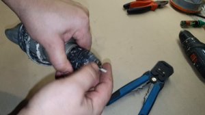 не держится тонкое сверло в патроне