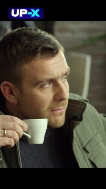 Менты не поделили столик в кафе #тренды #сериал #кино #фильмы #топ #shorts #шортс #моментыизфильма смотреть онлайн