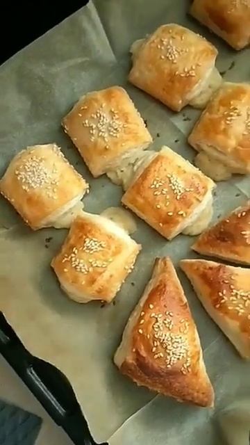 БУРЭКАС к чаю 🍵 (вкусняшки : слоёное тесто с разной начинкой), בורקסים טעימים смотреть онлайн
