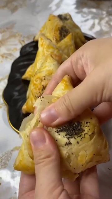 ШОК. САМСА# ВКУСНЫЙ ЗВУК# лучшая самса в моей жизни#ташкент#shorts #uzbekistan #somsa #samsa #самс смотреть онлайн