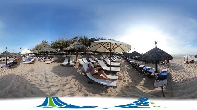 Пляж (Dessole Sea Lion Beach Resort Mui Ne) смотреть онлайн