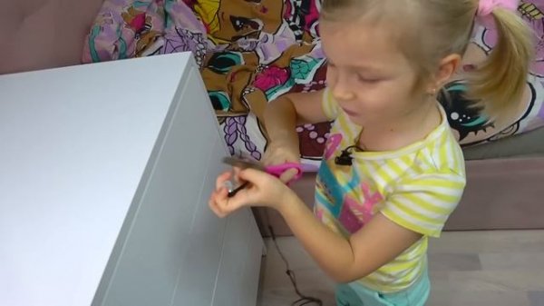 СОФИЯ И НИКА САМИ ПОСТАВИЛИ БАССЕЙН. СОФУНЬЯ ШАЛУНЬЯ