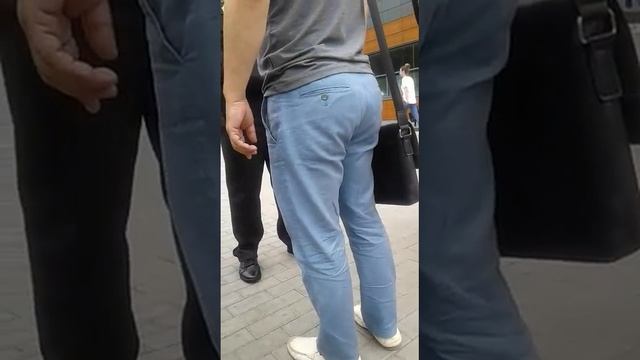 Ёров Каримджон в Сахарово защищает мигранта, там приезжих за людьми не считают.2. смотреть онлайн