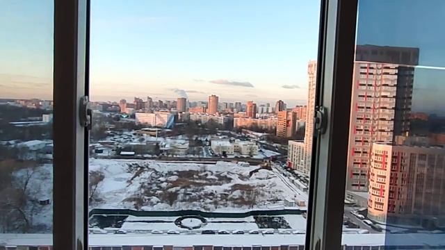Выпал первый снег в Подмосковье.Примерила пальто на завтра. смотреть онлайн