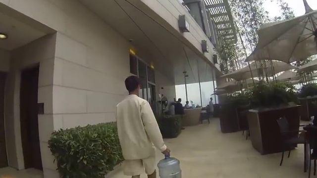 Бассейн на 23 этаже, Гонконг смотреть онлайн