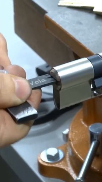 вскрытие замков ABUS VELA 1000 (ГЕРМАНИЯ) сайт: http://medvejatnik.kiev.ua смотреть онлайн