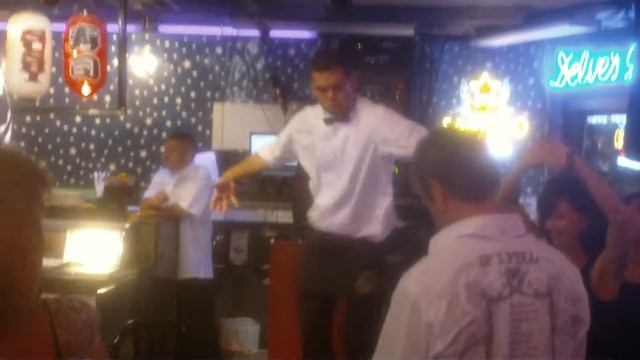 Серия 45. Разврат официантов смотреть онлайн