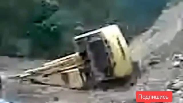 Крайне опасная работа тяжелой техники! смотреть онлайн