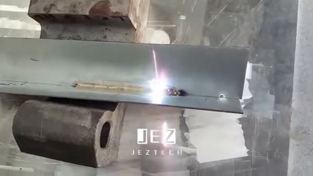 #laser clean #arc weld #hand held #portable 100W Portable Laser Cleaning Of Weld Bead For ALCOT смотреть онлайн