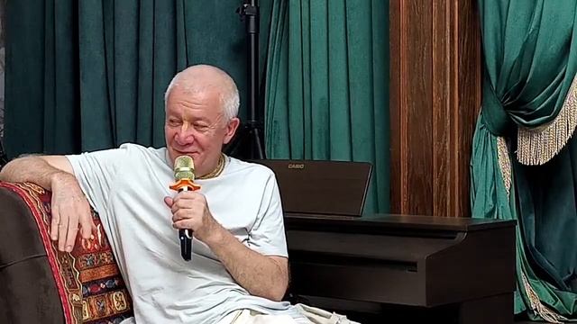 Счастье первой встречи с Гопал Кришна Госвами. Чайтанья Чандра Чаран прабху смотреть онлайн