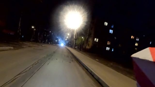 Уникальная спецоперация.В свой День Рождение везу ночью две пиццы для друзей на фэтбайке по городу. смотреть онлайн