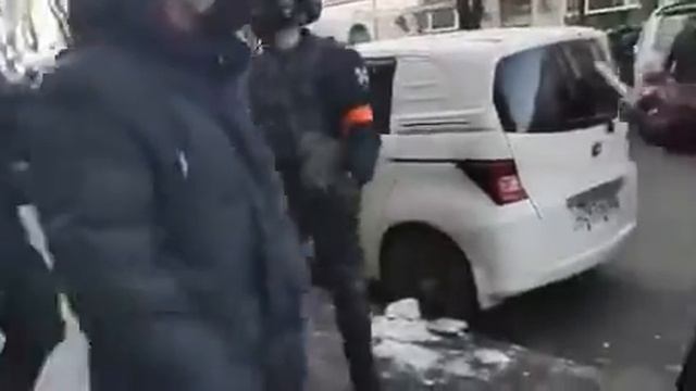 Еще жесткие кадры из столицы Приморского края. смотреть онлайн