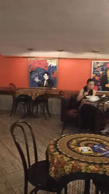 "Бродячая собака"-так называются кафе и десерт! смотреть онлайн