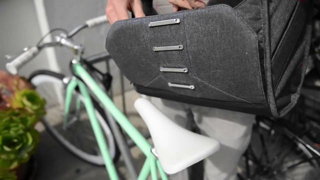 The Everyday Messenger: сумка для фото і не тільки смотреть онлайн