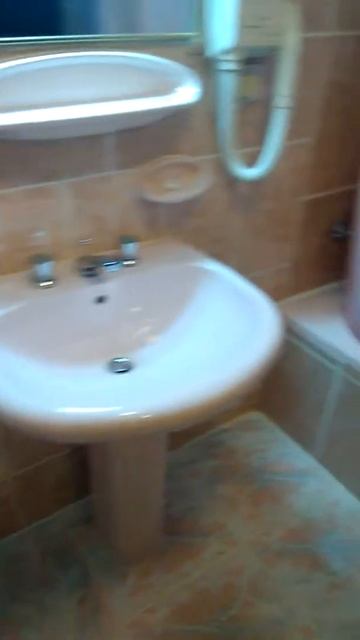 Отзывы Sharjah Carlton Hotel, Шарджа Карлтон Отель,ОАЭ, съемка 07.17 Бронировать тур +7(9082)900095 смотреть онлайн