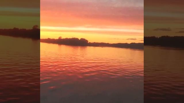 Киев Вечерний Прогулка по днепру на теплоходе Офигенный закат смотреть онлайн