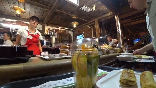 Зашёл в Му-Му перекусить! Выпьем кофеёчку? смотреть онлайн