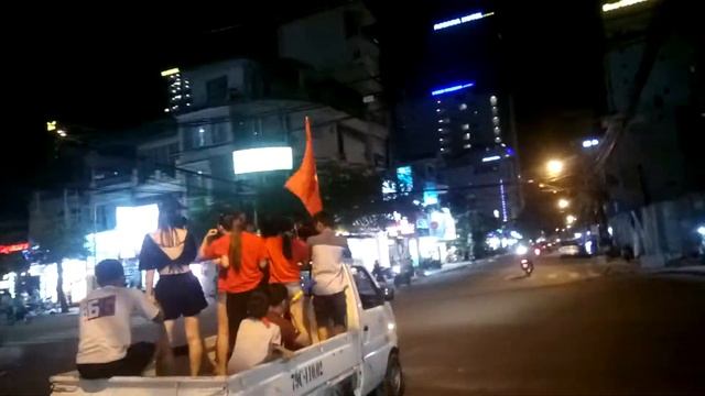 Футбольная победа. Но ликовать собрались заранее) смотреть онлайн