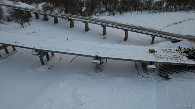 Строительство моста через р. Жиздра около с. Березичский Стеклозавод [6.02.2022] смотреть онлайн