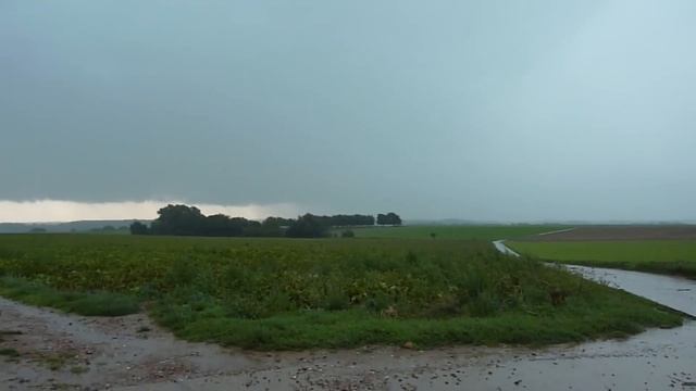 Close Lightning Ionization - "clear-air" lightning bolt! смотреть онлайн
