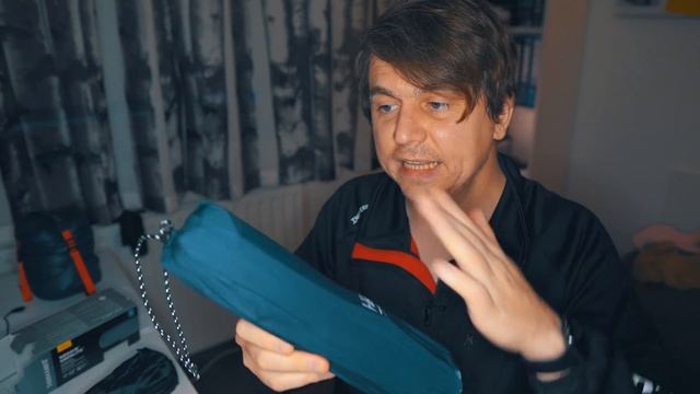 Самый лёгкий коврик для кемпинга, формирую рюкзак мотолегкохода. NeoAir® UberLite™ Isomatte смотреть онлайн