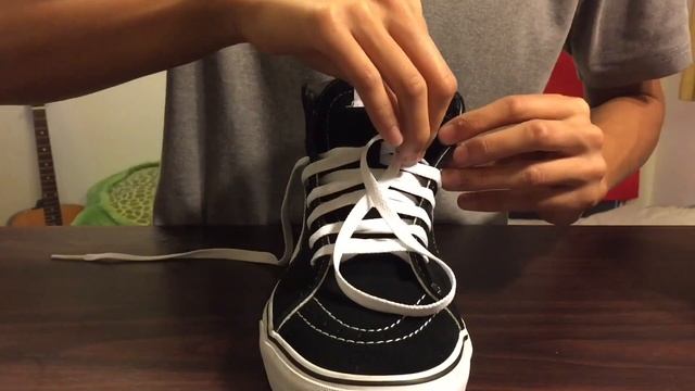 HOW TO LACE AND WEAR Vans Sk8 Hi смотреть онлайн