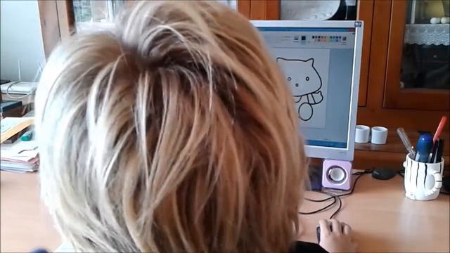 Niño de 7 años dibuja con ordenador mediante Paint a HellowKitty смотреть онлайн