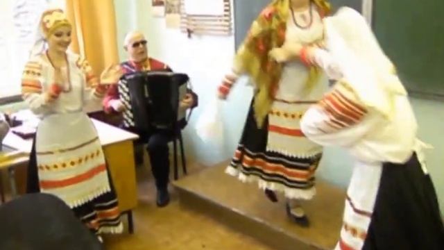 РН ансамбль поднимает себе настроение перед выступлением смотреть онлайн