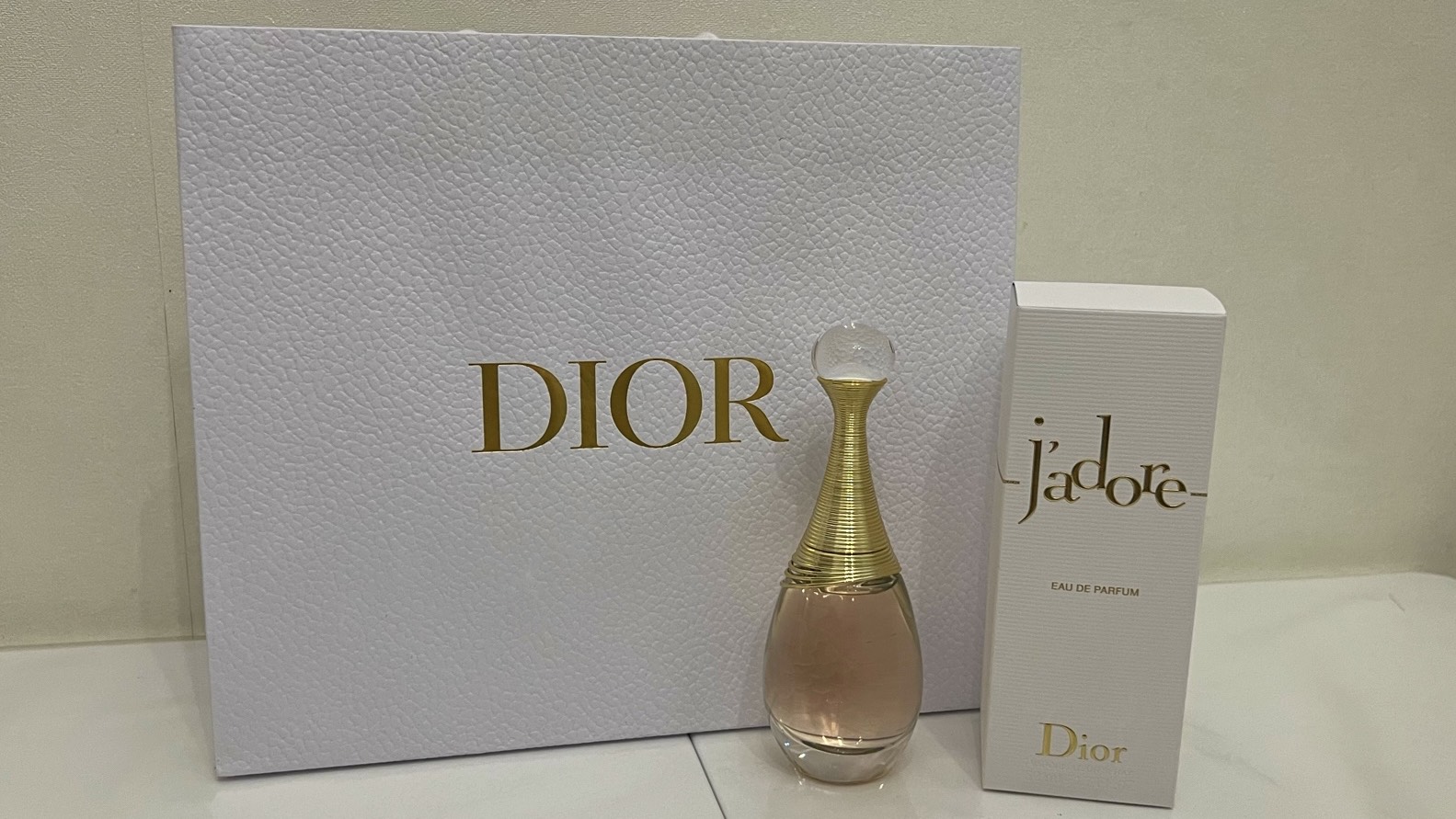 Распаковка и обзор парфюмированной воды Dior Jadore // Dior Jadore //