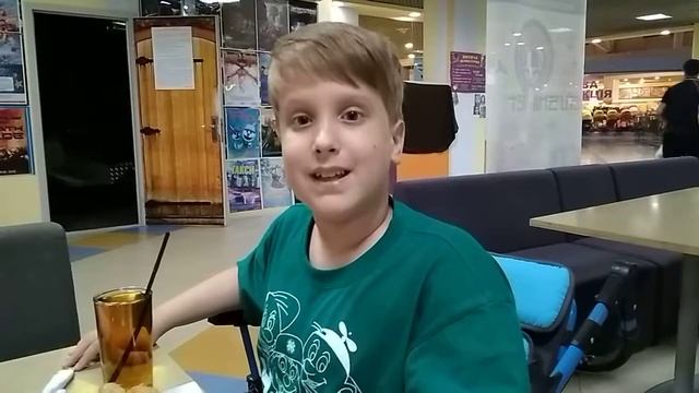 В кафе на севере Украины. Артем Ган смотреть онлайн