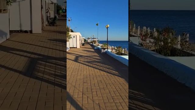 Лазаревское. На пляже Дельфин. смотреть онлайн