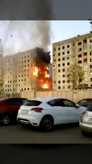 Пожар в обрушившемся доме в Астрахани 03.09.2012 смотреть онлайн
