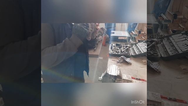 Откручивание гайки шкива генератора Авто. Простой способ. смотреть онлайн