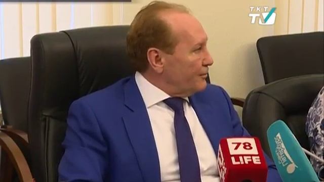 Уборка улиц началась на месяц раньше обычного смотреть онлайн