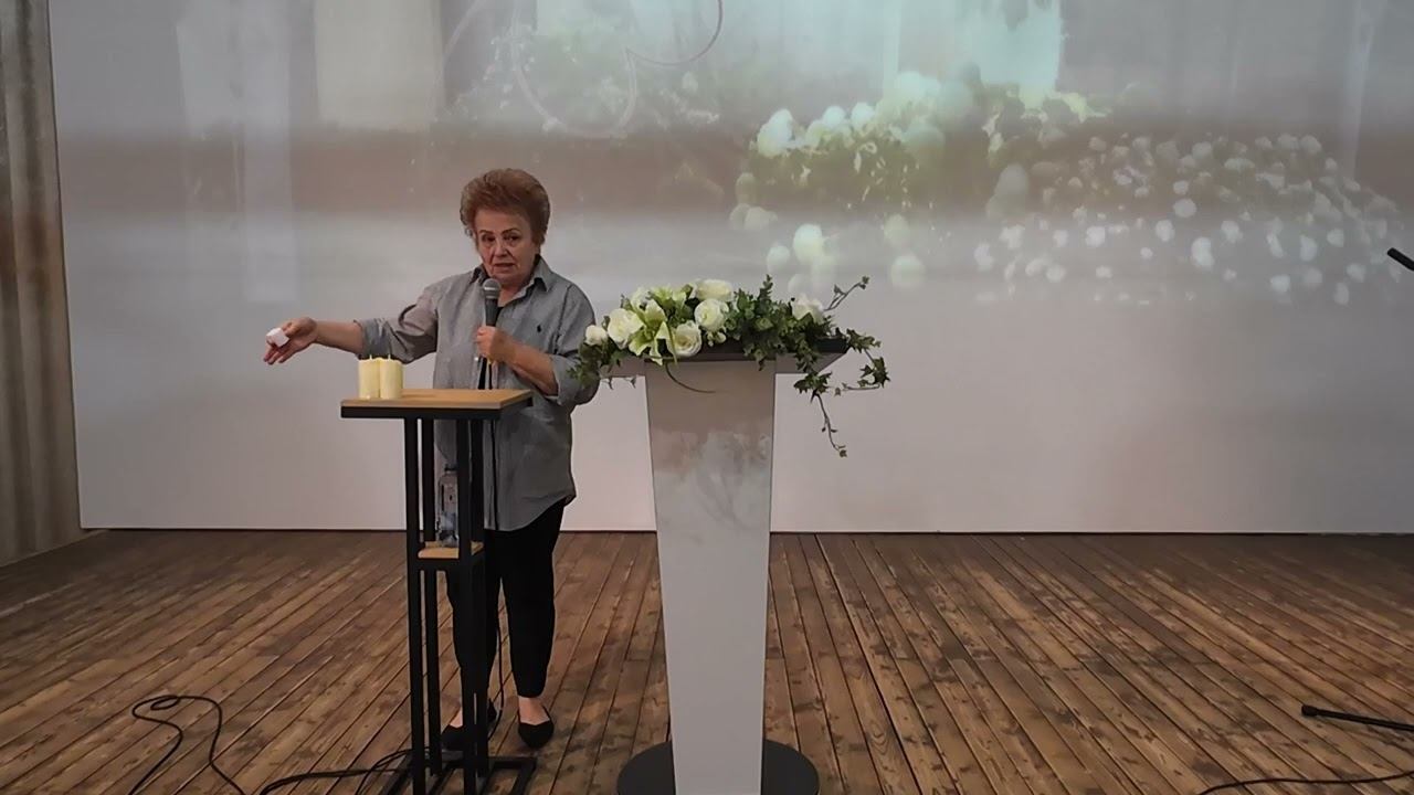 Виктория Горбунова - "я спасительница" Женская конференция "Сближение" Церковь Христа Краснодар смотреть онлайн