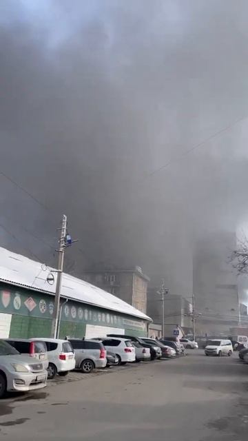 Пожар на Маслосырбазе в Бишкеке смотреть онлайн