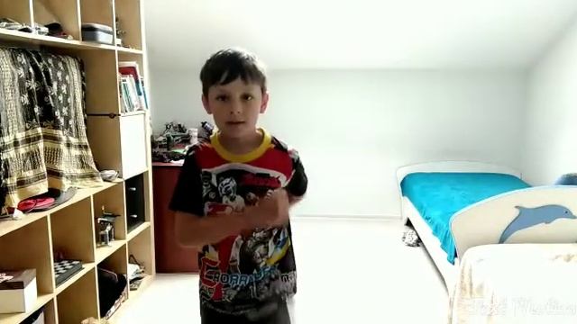 как маршируют люди очень быстро. быстро нормально медлено очень медлено смотреть онлайн