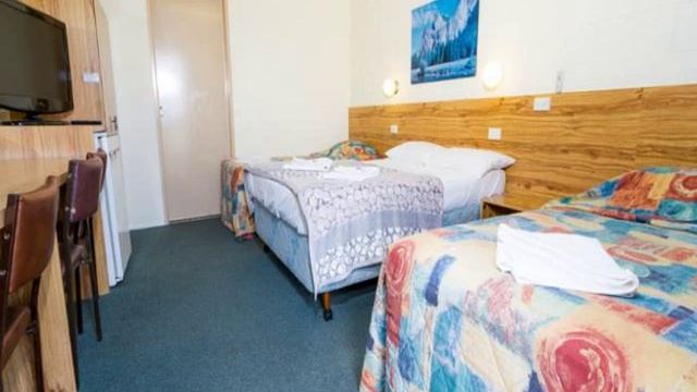 Рокгемптон - Motel Lodge 3 Star смотреть онлайн