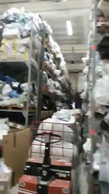 Шереметьево. Склад с конфискованными сигарами. смотреть онлайн