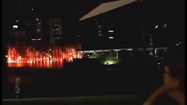 Куала-Лумпур, музыкальный фонтан смотреть онлайн