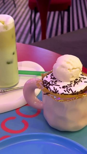 K-pop кафе в центре Питера 🤪 смотреть онлайн