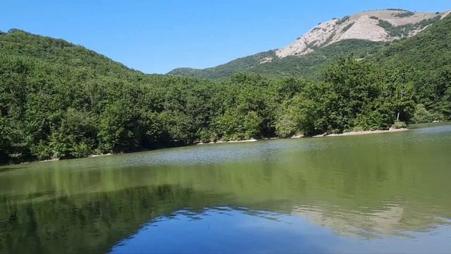 Крым. Село Ворон и лесное озеро Ворон. 02.06.2024 год. смотреть онлайн